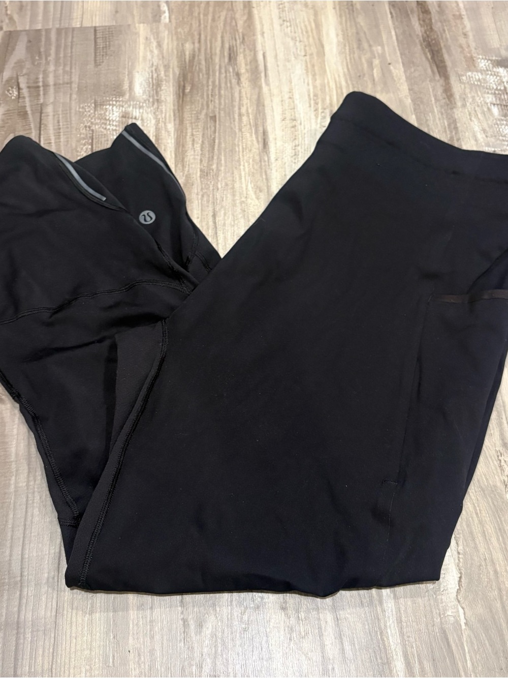Lululemon Cropped Athletic Stretch Legging With Drawstring SZ XL Black